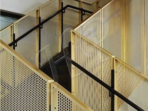 装饰性穿孔金属板用于楼梯
