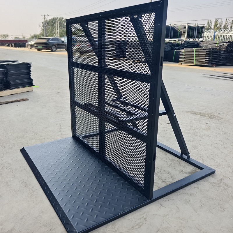 活动现场为什么要用防爆铁马围栏？安全优势解析